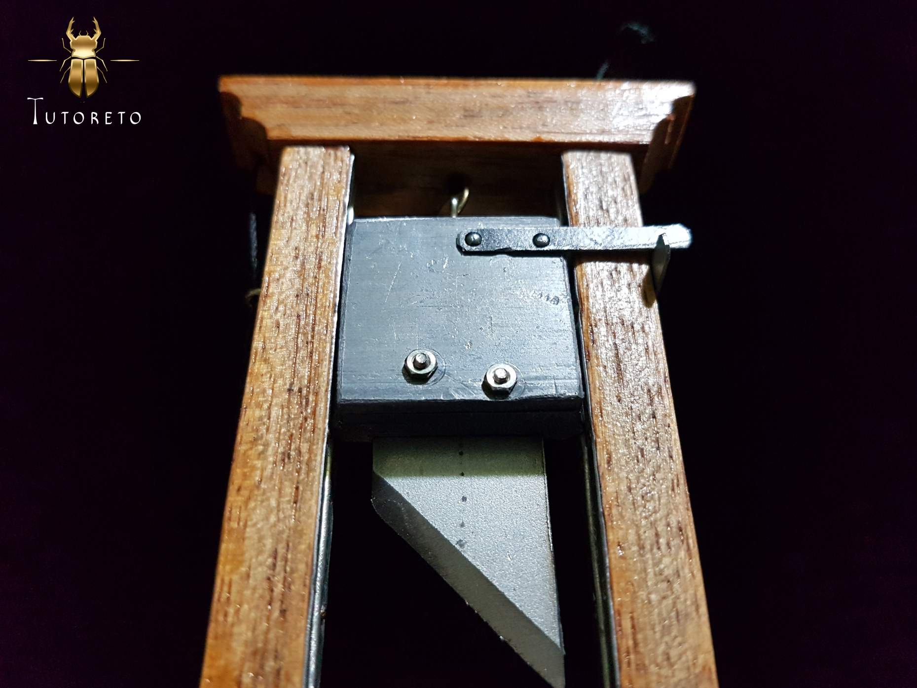 french guillotine blade