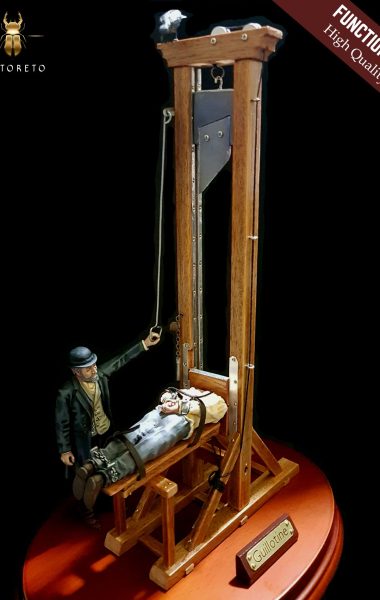 Miniature guillotine